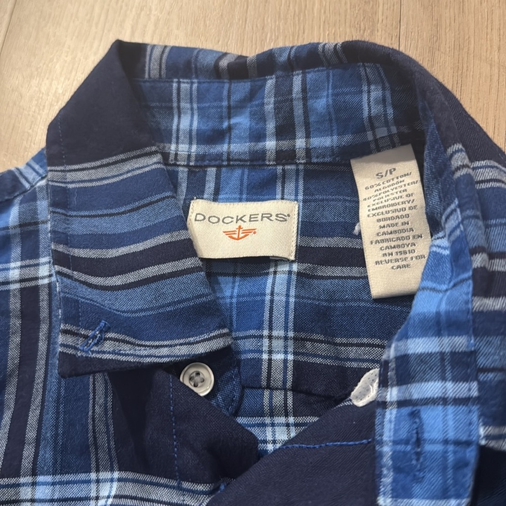 Dockers Plaid Men's Shirt - Picture 2 of 4